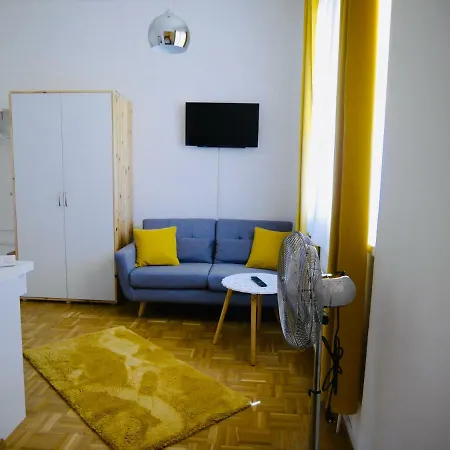 בית אירוח Konditorei Mandl ברוק אן דר מור