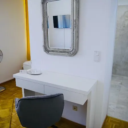 Konditorei Mandl ברוק אן דר מור