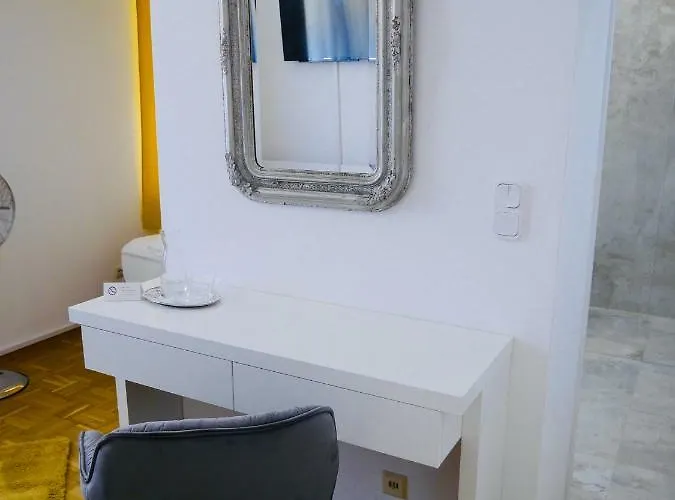 Konditorei Mandl 브루크안데어무어