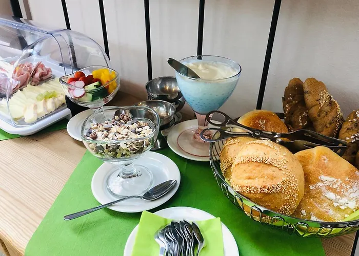 Konditorei Mandl 홈스테이 브루크안데어무어